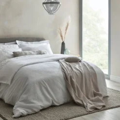 Dunelm Ragen Rectangle Cushion -Elegant Home 1000180774 alt05