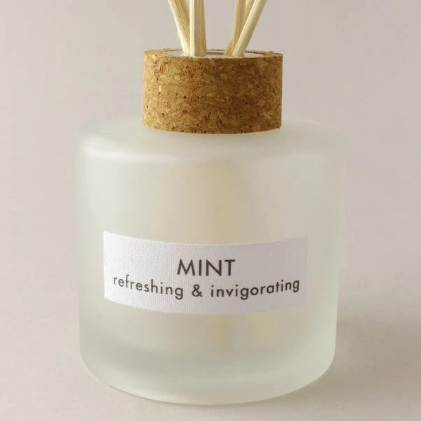 The Edited Life Wellness 200ml Oil Mint Reed Diffuser 2 The Edited Life Wellness 200ml Oil Mint Reed Diffuser - Image 2