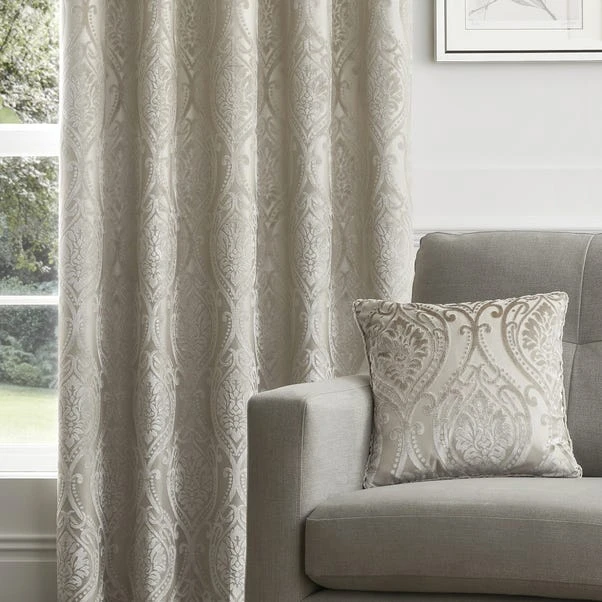 Curtina Chateau Cushion 3 Curtina Chateau Cushion - Image 3