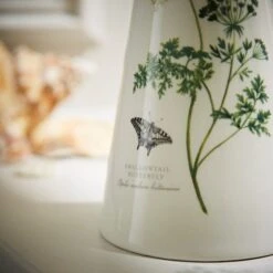 Natural History Museum Milk Parsley Ceramic Tall Vase 25cm -Elegant Home 30757822 alt02