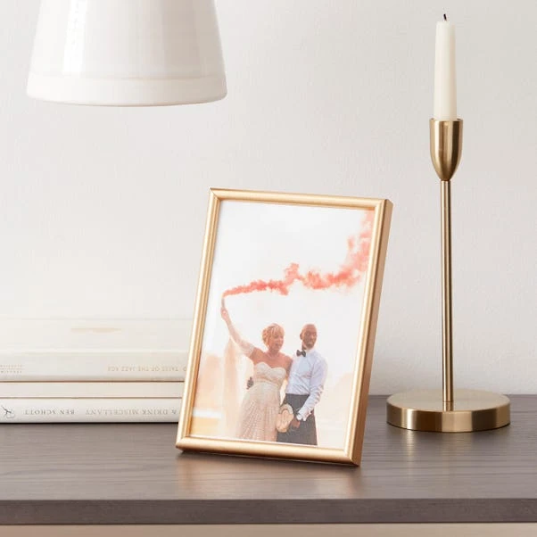 Dunelm Gold Easy Frame 7" X 5" (18cm X 13cm) 1 Dunelm Gold Easy Frame 7" X 5" (18cm X 13cm)
