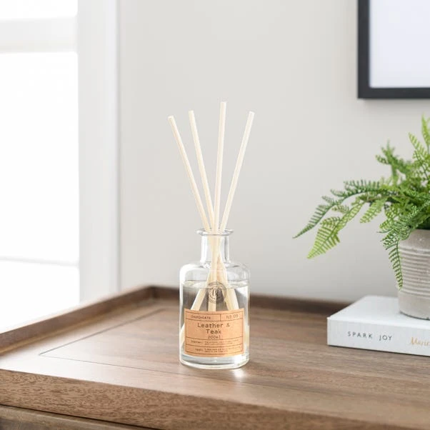 Churchgate Leather And Teak Diffuser 200ml 2 Churchgate Leather And Teak Diffuser 200ml - Image 2