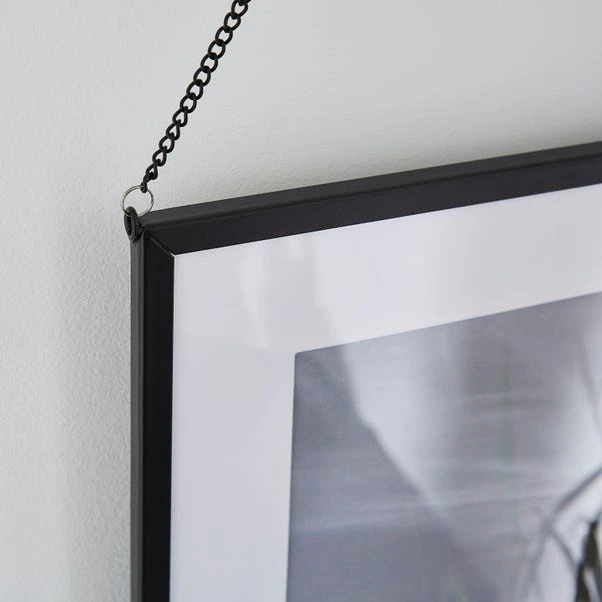 Dunelm Black Hanging Chain Photo Frame 16x12 2 Dunelm Black Hanging Chain Photo Frame 16x12 - Image 2