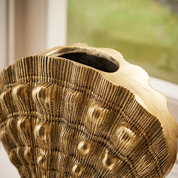 Natural History Museum Resin Shell Vase 4 Natural History Museum Resin Shell Vase - Image 4